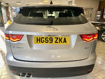 Used Jaguar F-Pace 2019 for sale - 76589219: Photo