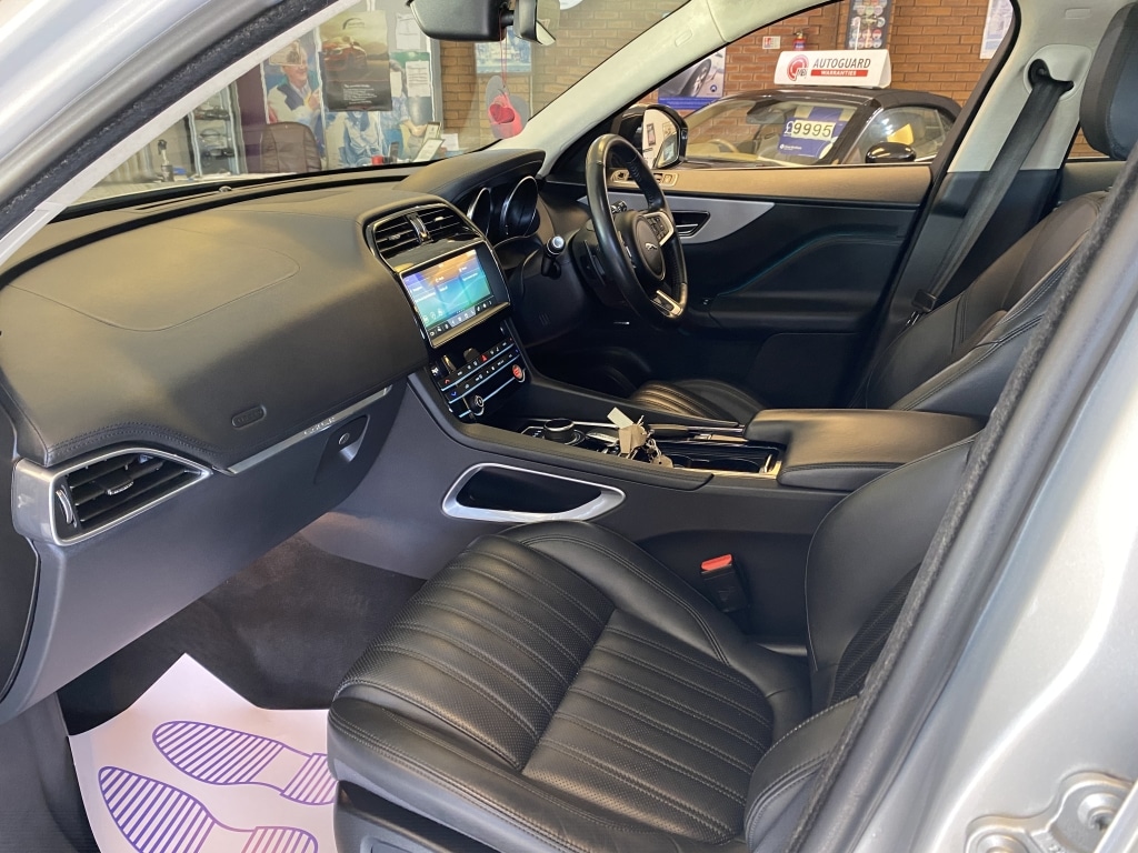 Used Jaguar F-Pace 2019 for sale - 76589219: Photo 8