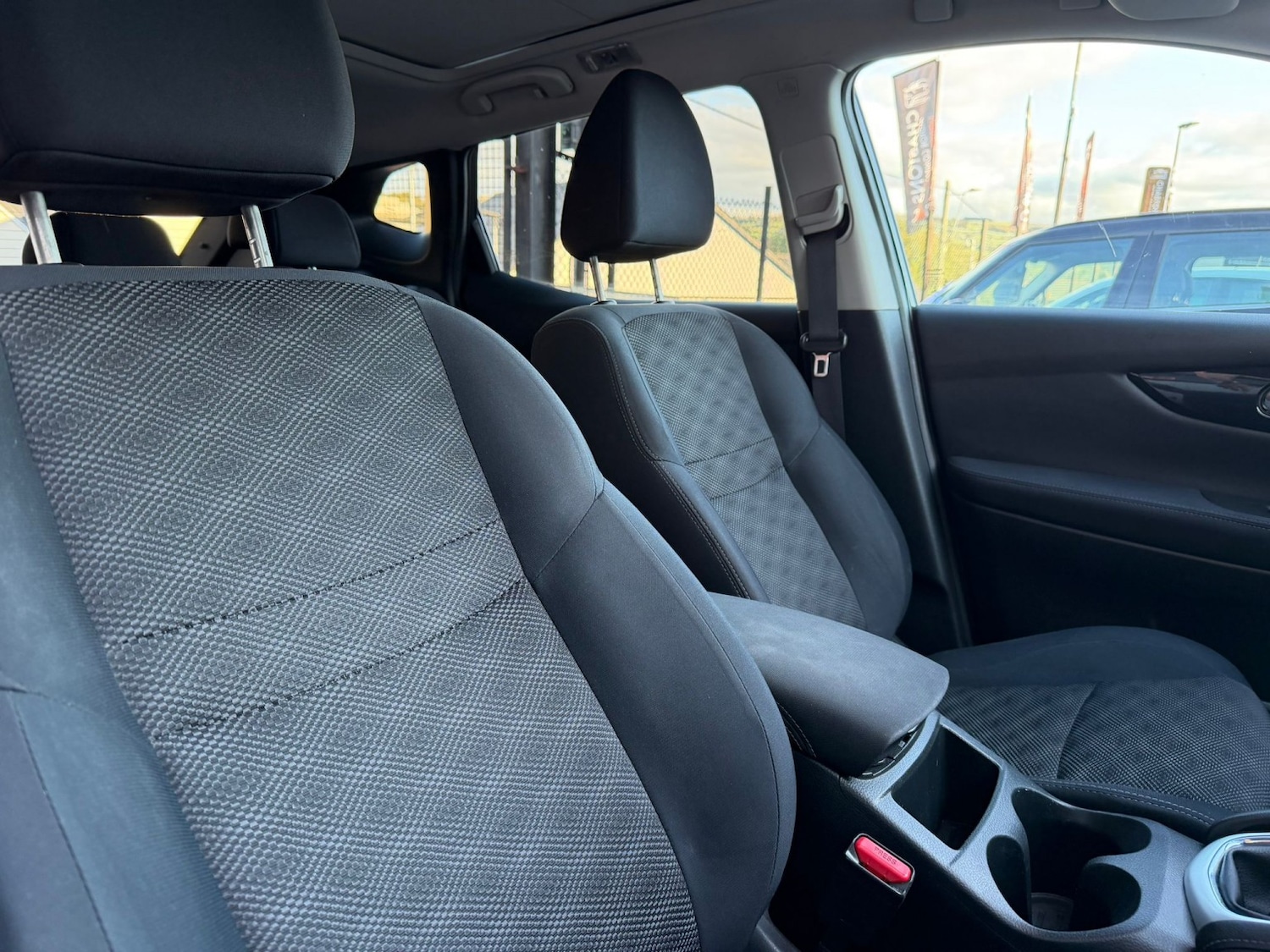 Used Nissan Qashqai 2015 for sale - 77173019: Photo 14