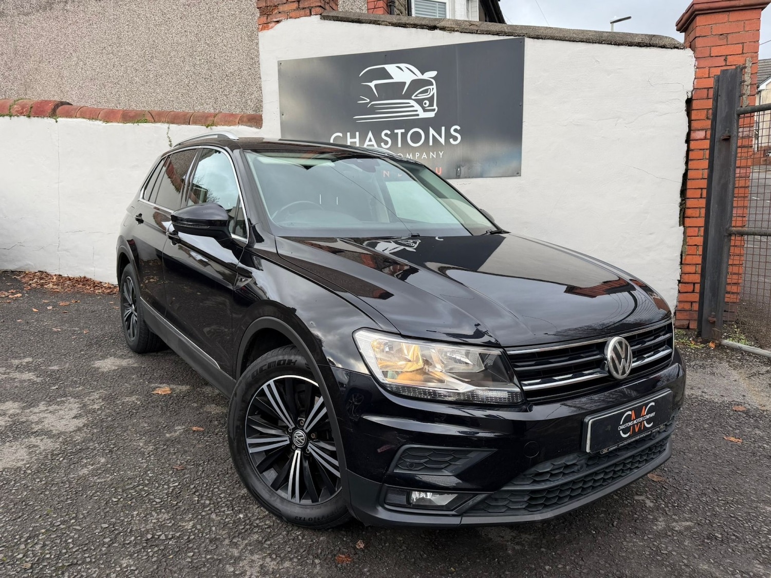 Used Volkswagen Tiguan 2018 for sale - 76687204: Photo 1