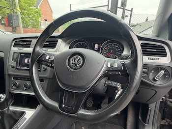 Used Volkswagen Golf 2016 for sale - 78402533: Photo