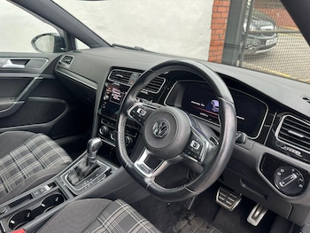 Used Volkswagen Golf 2017 for sale - 75706037: Photo