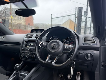 Used Volkswagen Scirocco 2015 for sale - 78125108: Photo