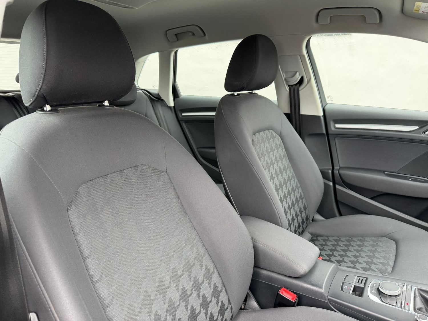 Used Audi A3 2014 for sale - 78070572: Photo 2