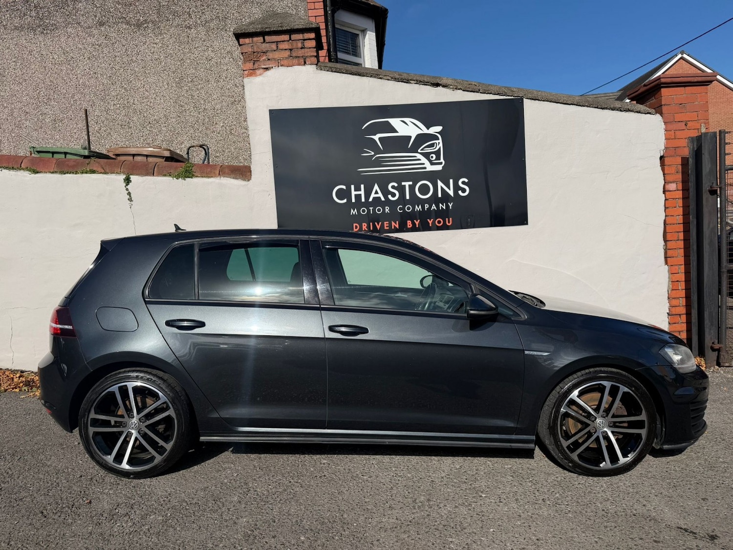 Used Volkswagen Golf 2017 for sale - 75806514: Photo 2