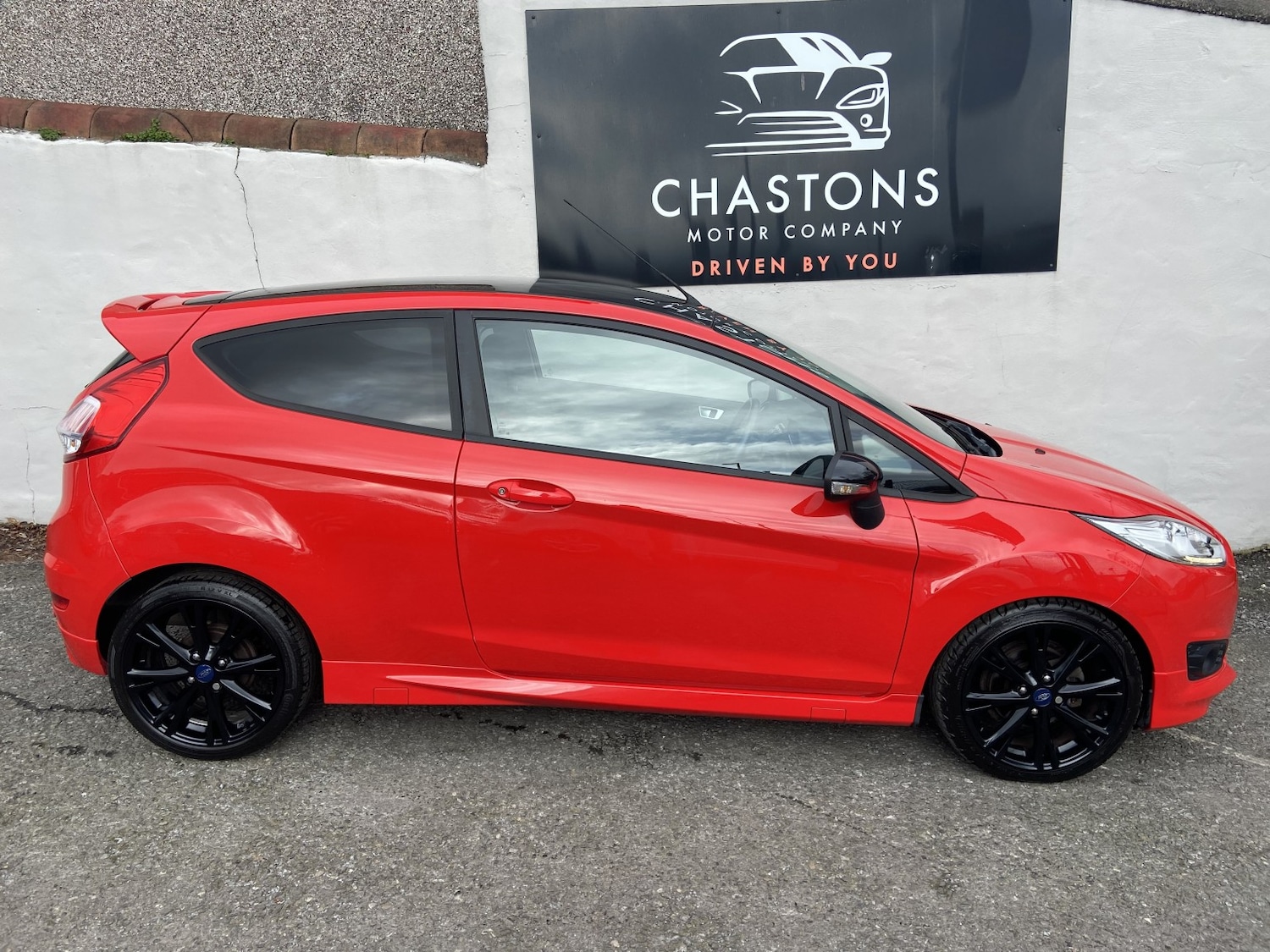 Used Ford Fiesta 2015 for sale - 77584576: Photo 2