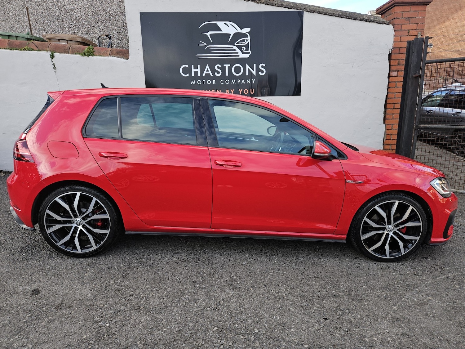 Used Volkswagen Golf 2017 for sale - 76149382: Photo 2