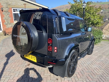 Used Land Rover Defender 2025 for sale - 77781792: Photo