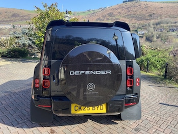 Used Land Rover Defender 2025 for sale - 77781792: Photo