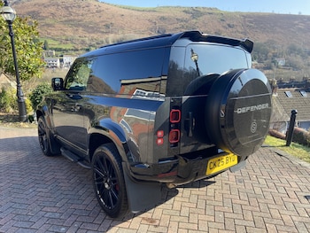 Used Land Rover Defender 2025 for sale - 77781792: Photo