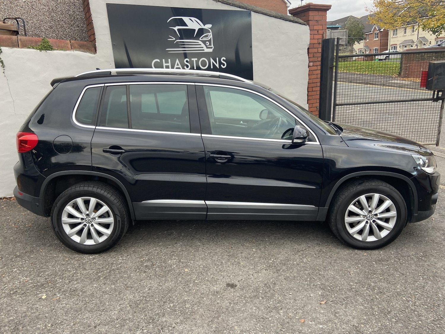 Used Volkswagen Tiguan 2015 for sale - 76293290: Photo 2