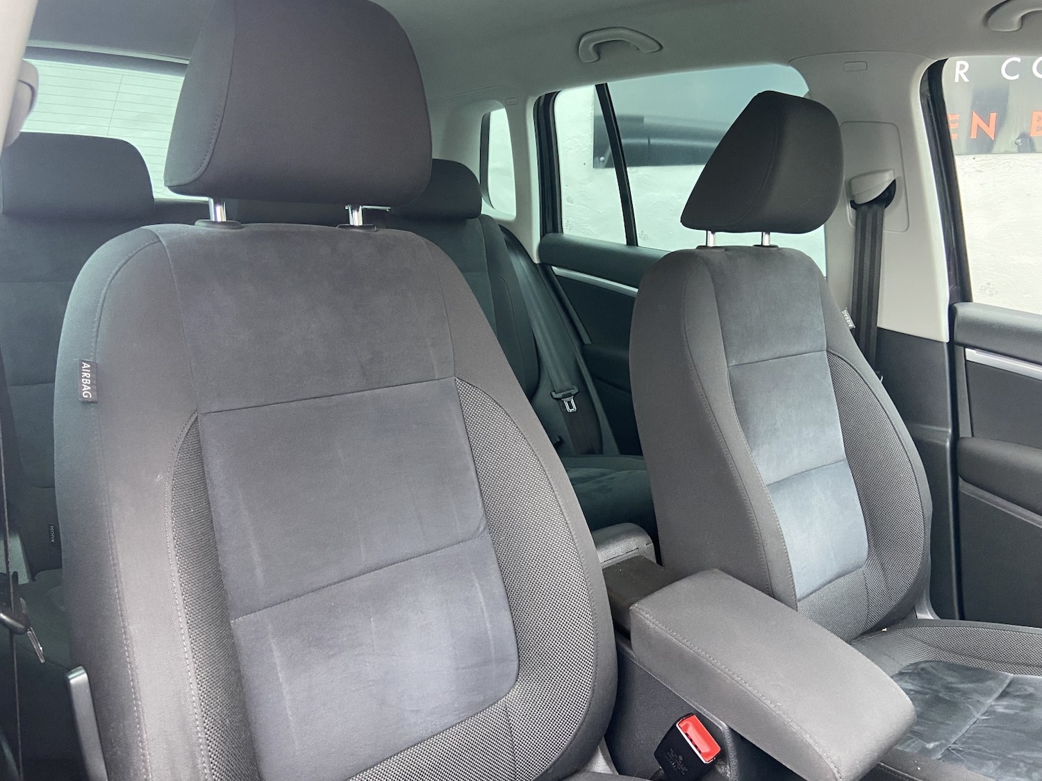 Used Volkswagen Tiguan 2015 for sale - 76293290: Photo 4