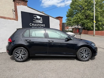Used Volkswagen Golf 2017 for sale - 78739537: Photo