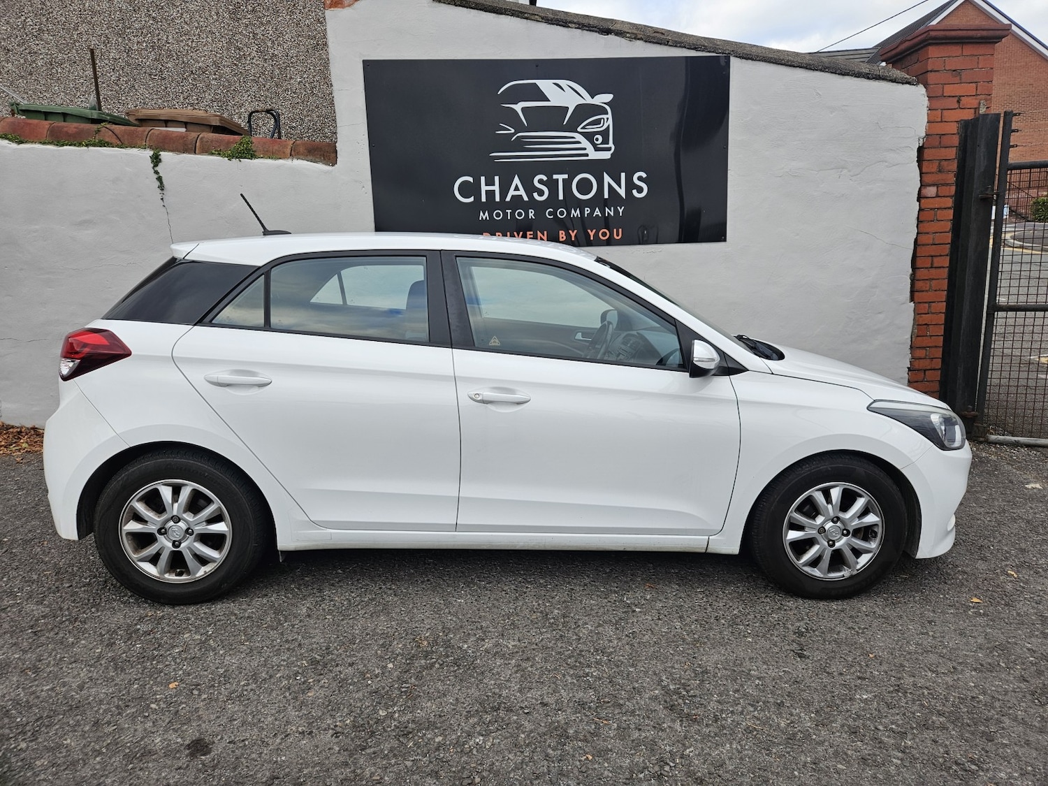 Used Hyundai i20 2016 for sale - 76293188: Photo 2