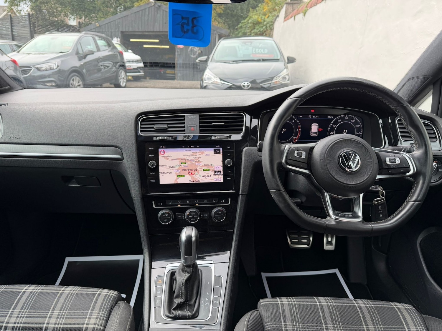 Used Volkswagen Golf 2017 for sale - 77140611: Photo 12