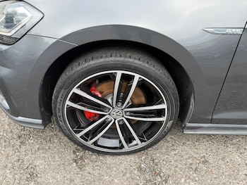 Used Volkswagen Golf 2017 for sale - 77140611: Photo