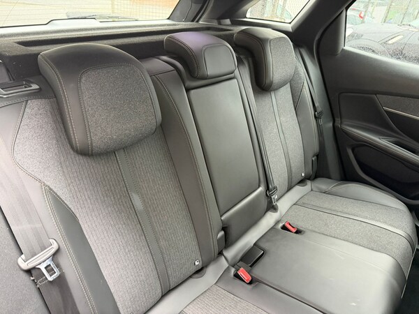 Used Peugeot 3008 2017 for sale - 76120273: Photo 13