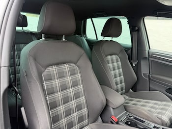 Used Volkswagen Golf 2018 for sale - 78459778: Photo