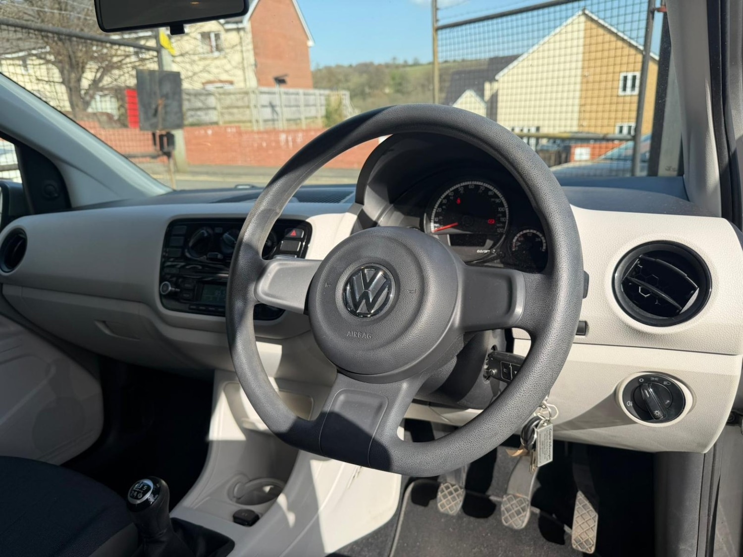 Used Volkswagen up! 2014 for sale - 78168756: Photo 6