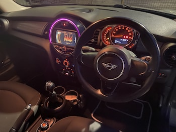 Used MINI Hatch 2018 for sale - 77038961: Photo