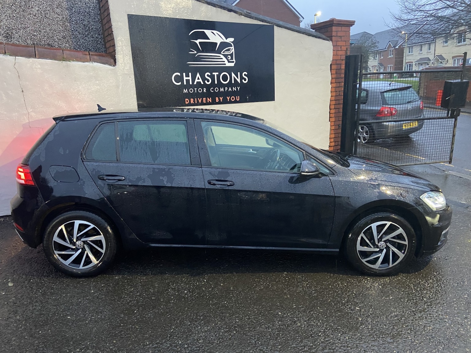 Used Volkswagen Golf 2020 for sale - 76974309: Photo 2