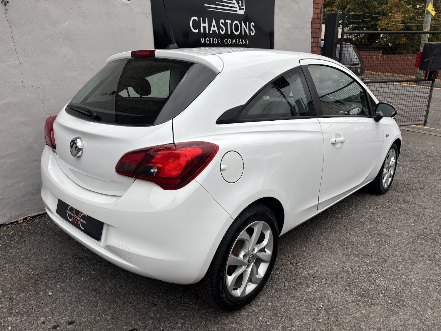 Used Vauxhall Corsa 2015 for sale - 76911149: Photo 2