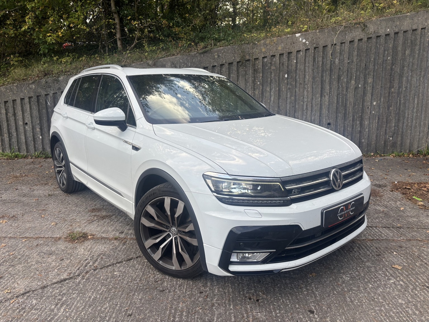 Used Volkswagen Tiguan 2017 for sale - 76128932: Photo 1
