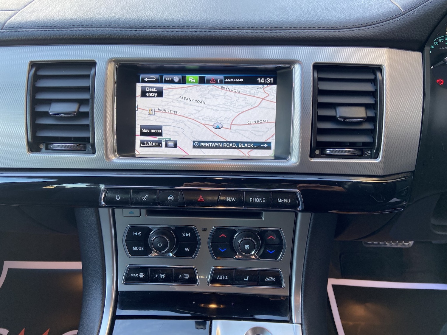 Used Jaguar XF 2014 for sale - 76924316: Photo 21