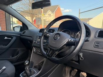 Used Volkswagen Polo 2016 for sale - 78229032: Photo