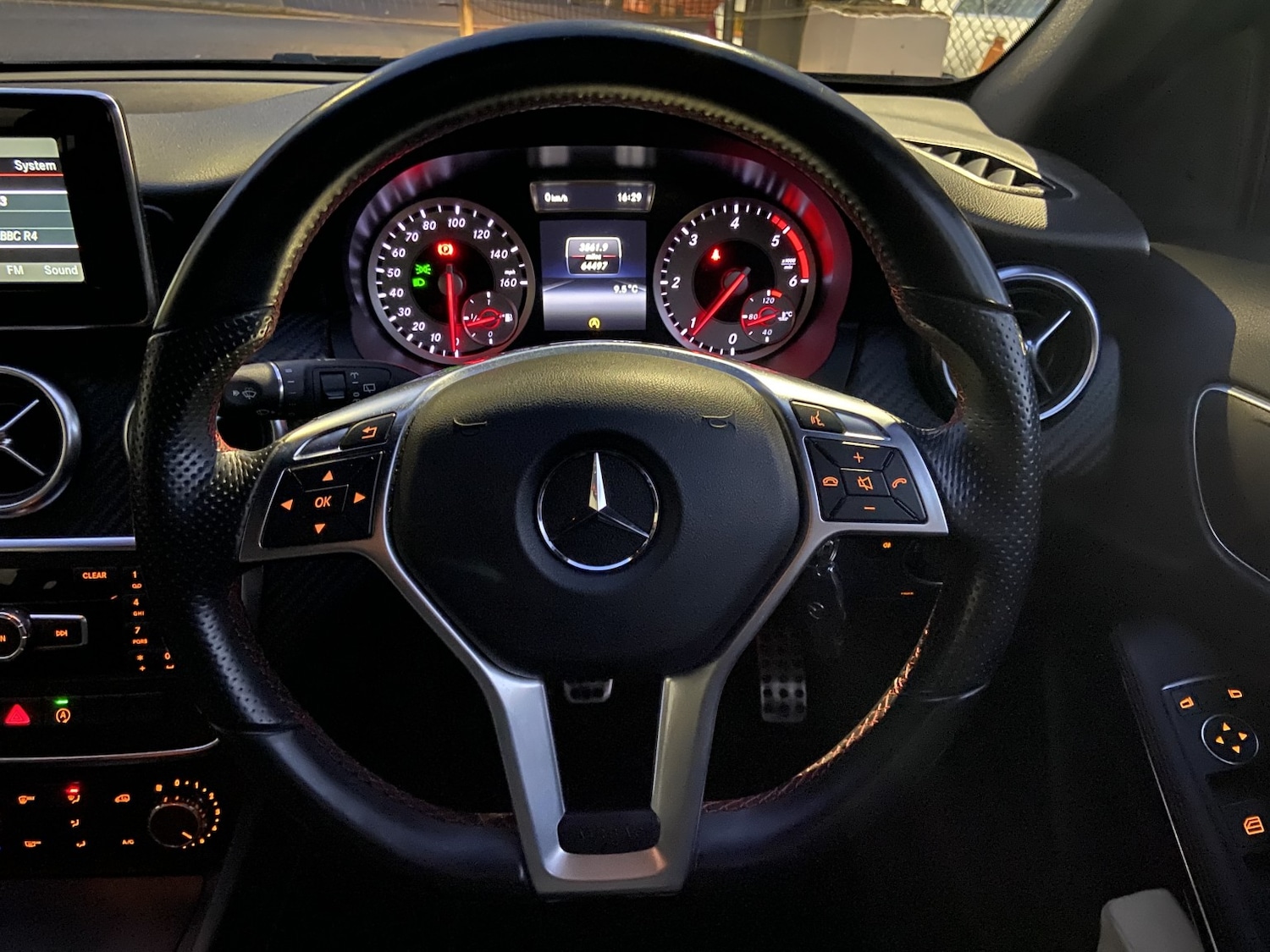 Used Mercedes-Benz A-Class 2015 for sale - 76896971: Photo 8