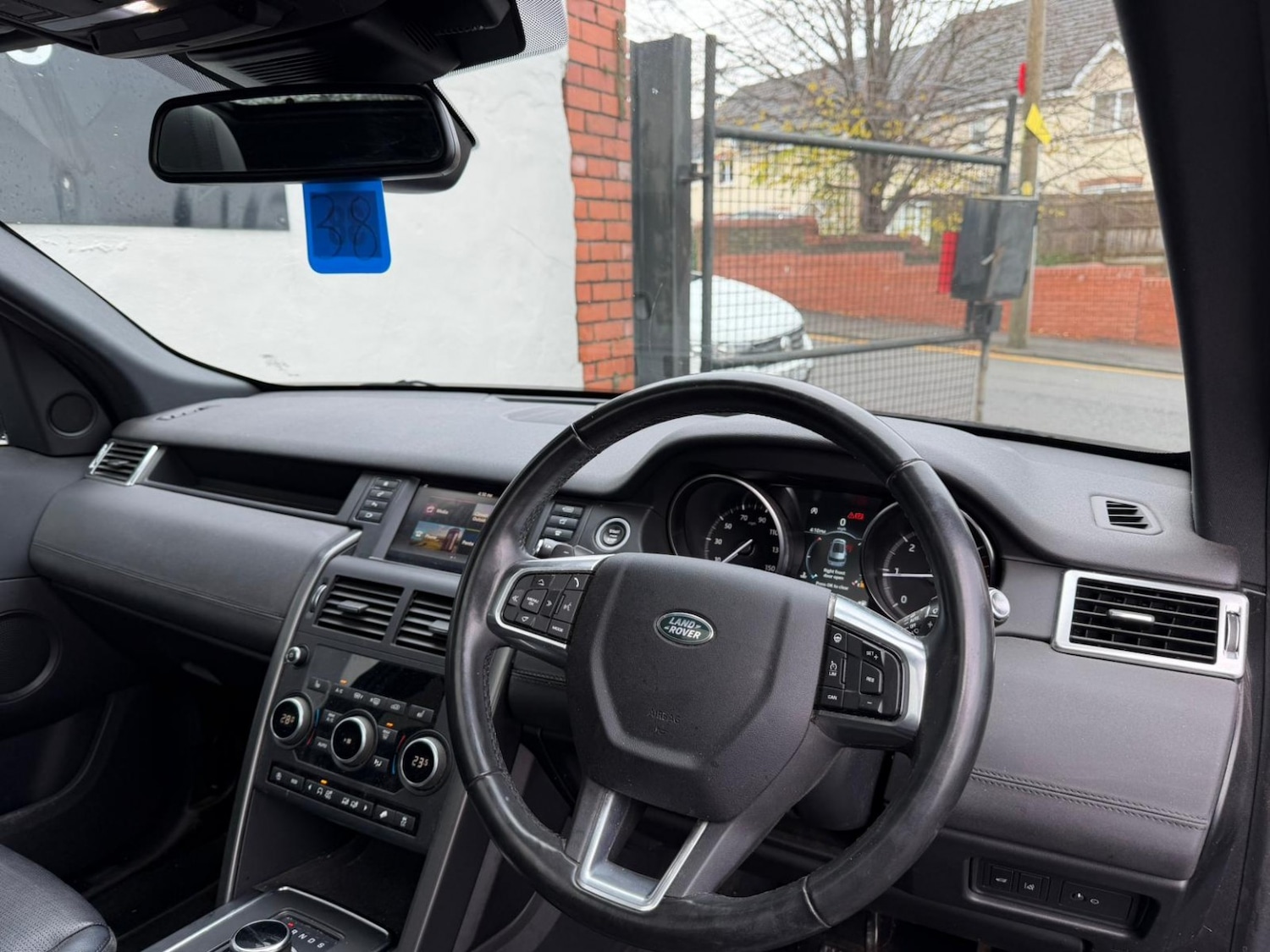 Used Land Rover Discovery Sport 2019 for sale - 76358117: Photo 3