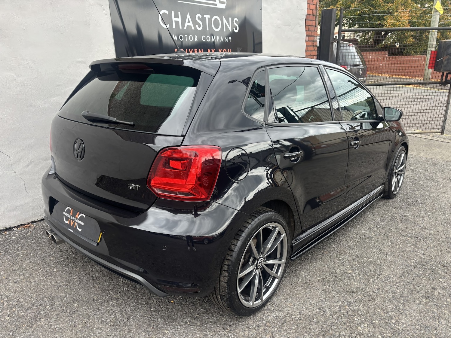 Used Volkswagen Polo 2015 for sale - 76082640: Photo 3
