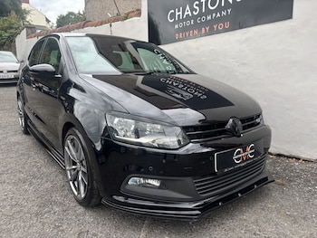 Used Volkswagen Polo 2015 for sale - 76082640: Photo