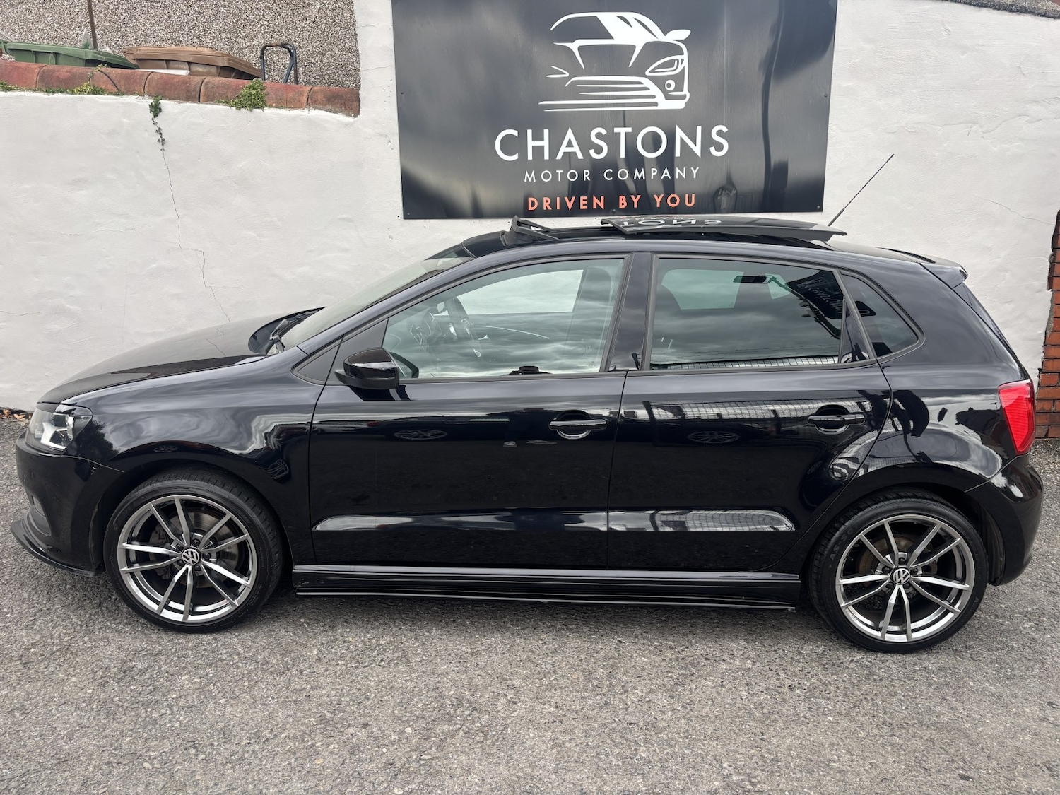 Used Volkswagen Polo 2015 for sale - 76082640: Photo 6