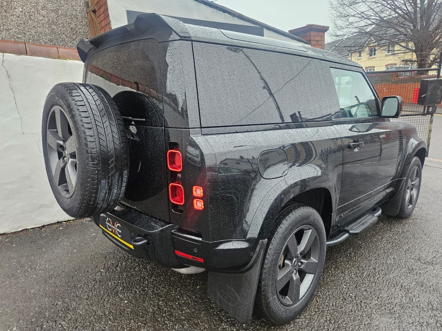 Used Land Rover Defender 90 2024 for sale - 77213509: Photo 2