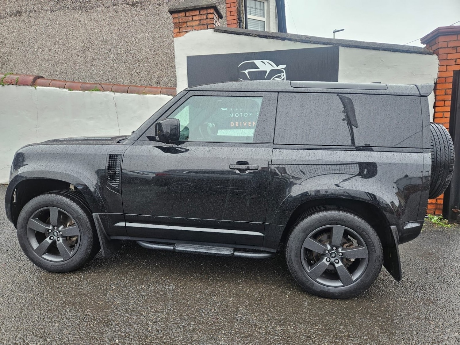 Used Land Rover Defender 90 2024 for sale - 77213509: Photo 8