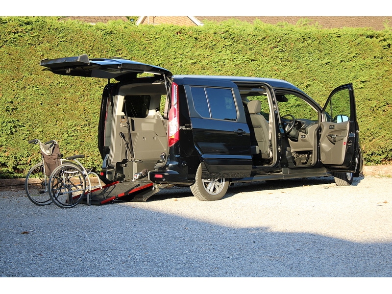 Used Ford Grand Tourneo Connect 2020 for sale - 76510352: Photo 2