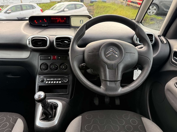 Used Citroen C3 Picasso 2010 for sale - 76278342: Photo 32