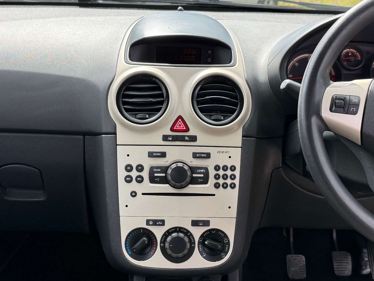 Used Vauxhall Corsa 2008 for sale - 76579663: Photo 32