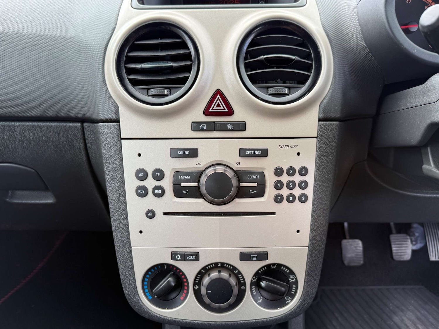 Used Vauxhall Corsa 2008 for sale - 76579663: Photo 33