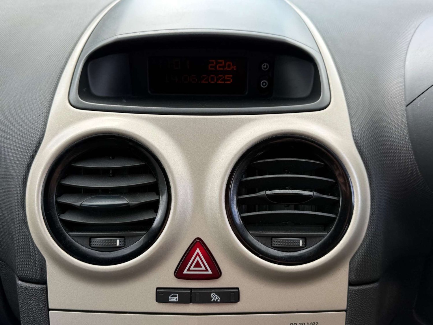 Used Vauxhall Corsa 2008 for sale - 76579663: Photo 34