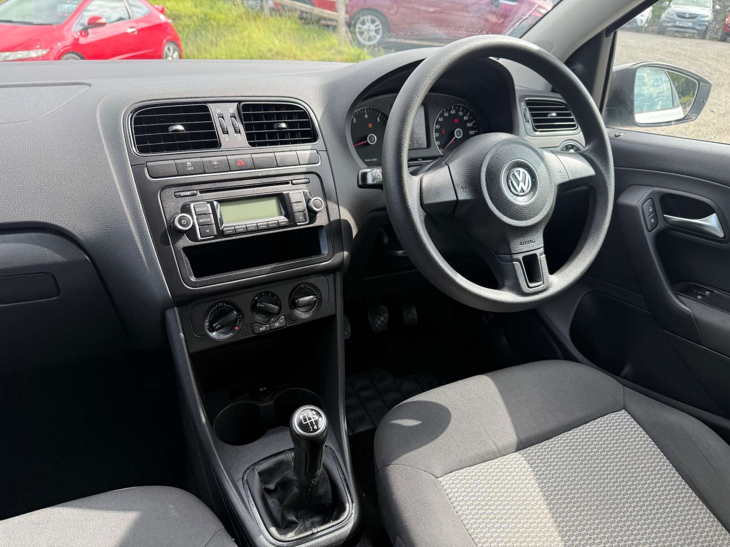 Used Volkswagen Polo 2010 for sale - 76363692: Photo 32