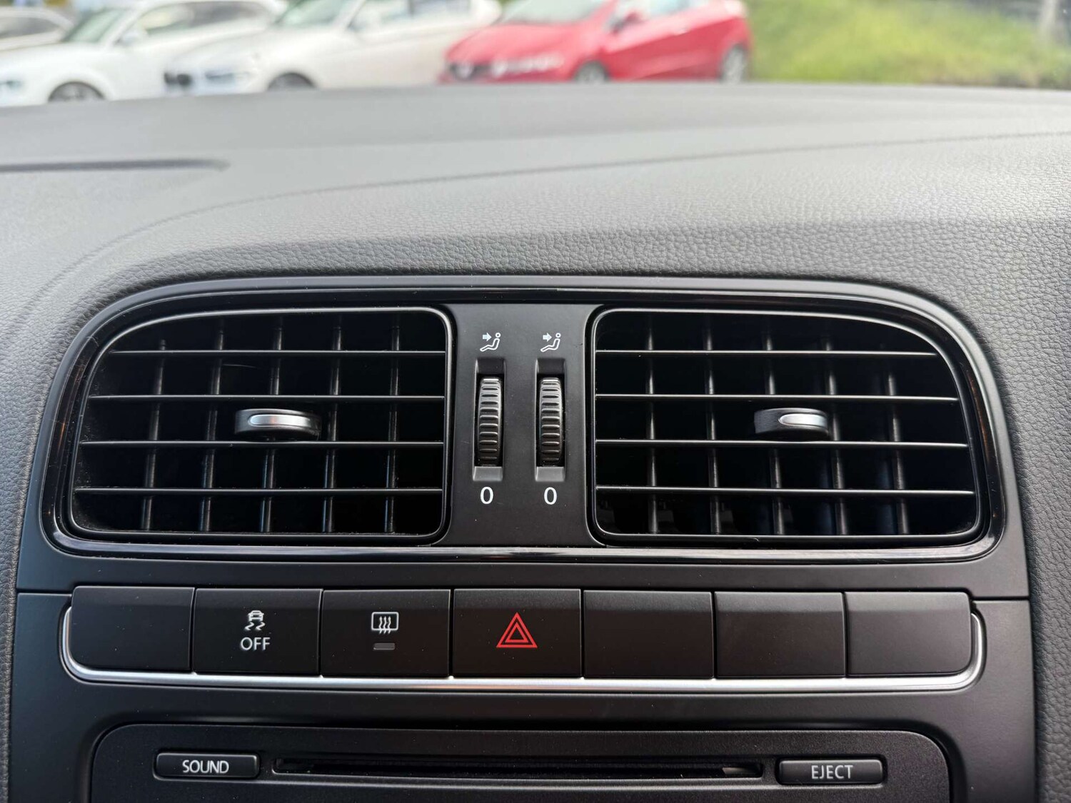 Used Volkswagen Polo 2010 for sale - 76363692: Photo 39