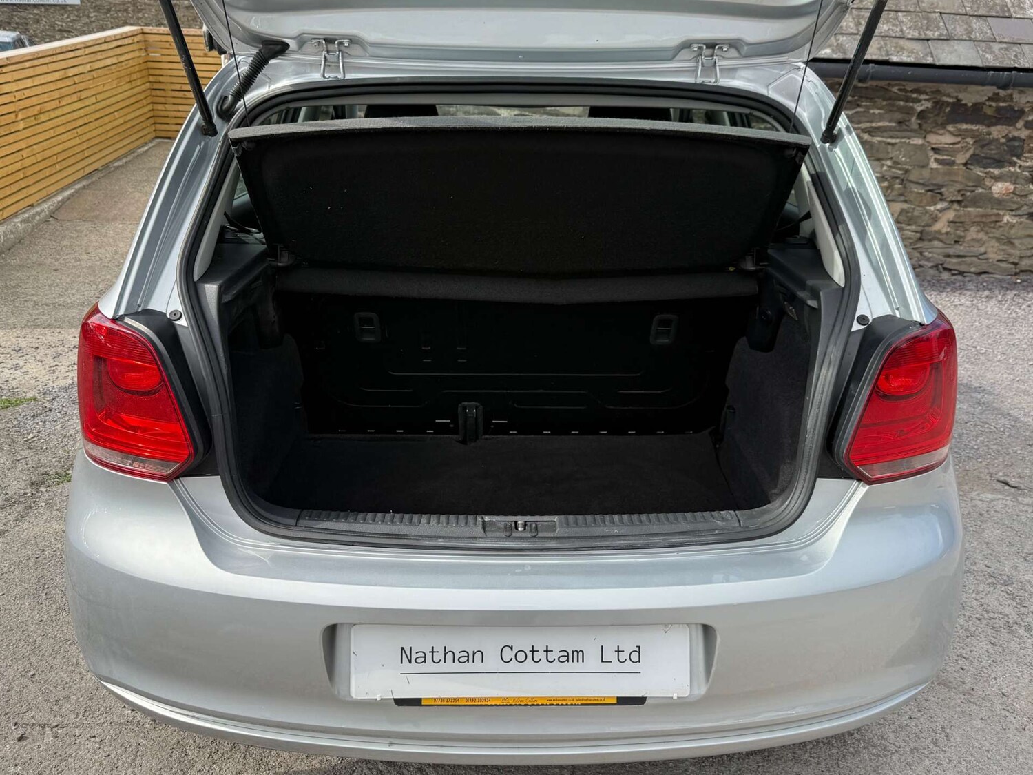 Used Volkswagen Polo 2010 for sale - 76363692: Photo 51