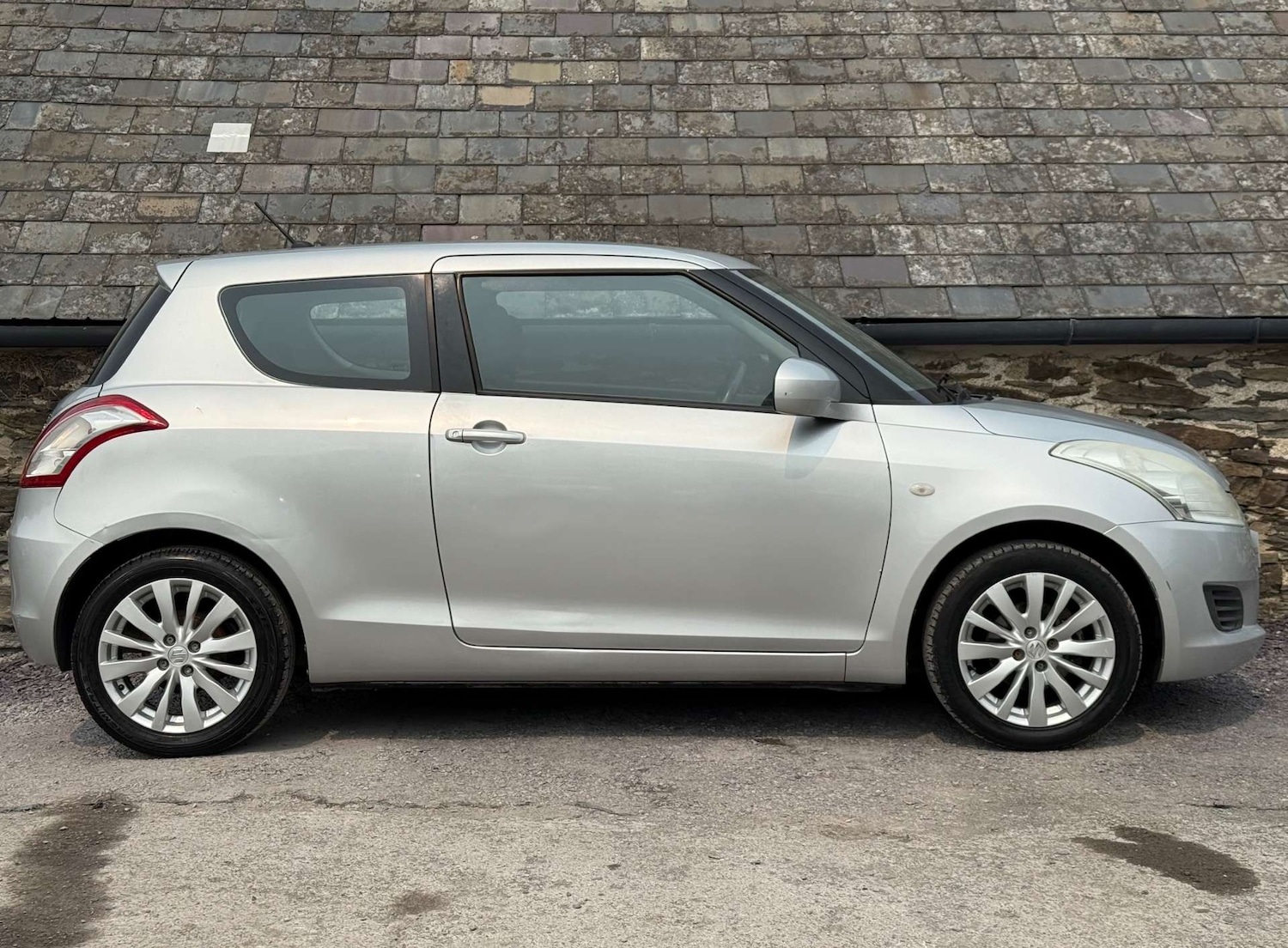 Used Suzuki Swift 2011 for sale - 76363703: Photo 11