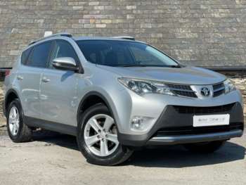 2013 - 2.0 D-4D Invincible 5dr 2WD
