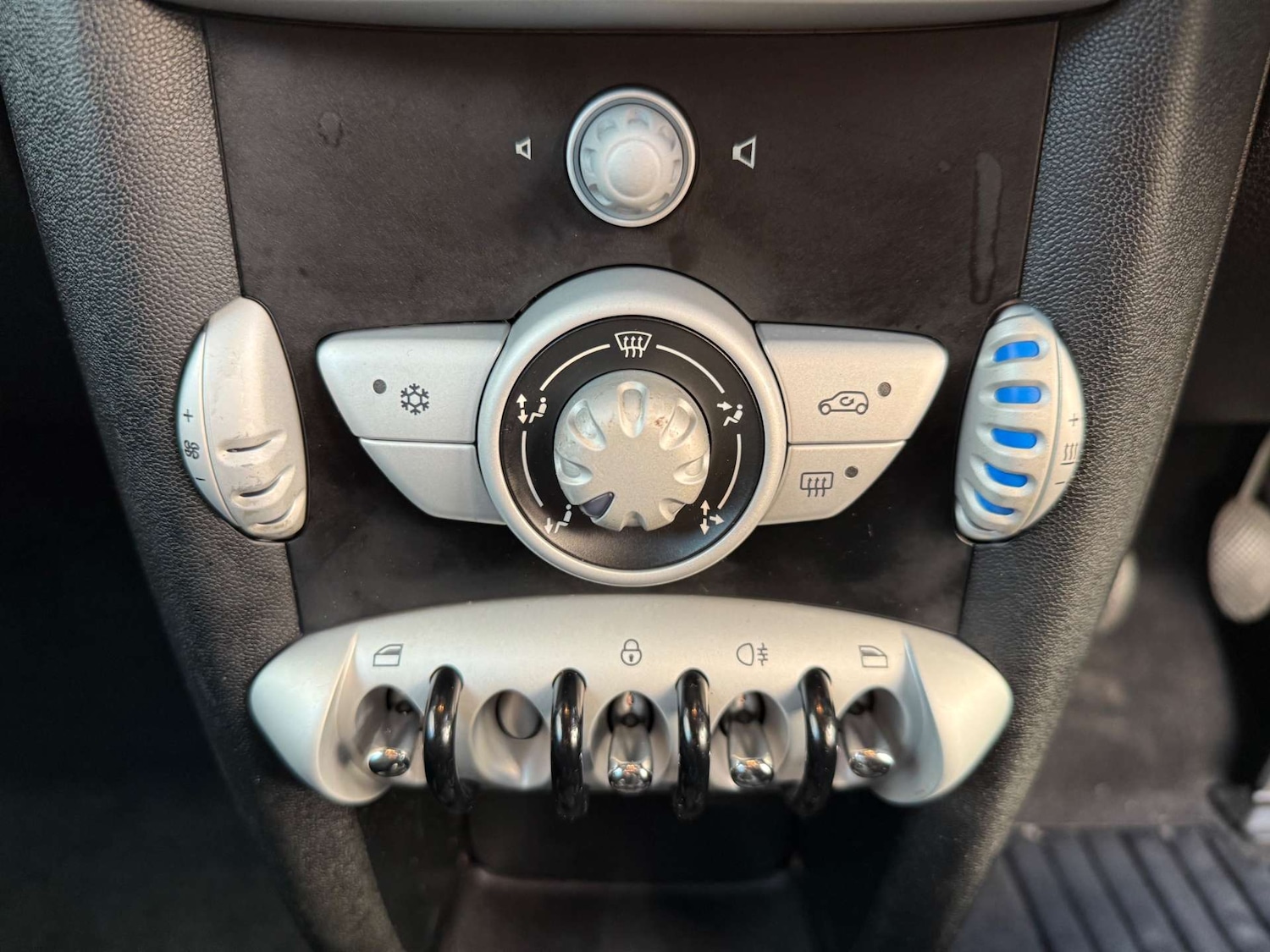 Used MINI Hatch 2009 for sale - 76429374: Photo 39