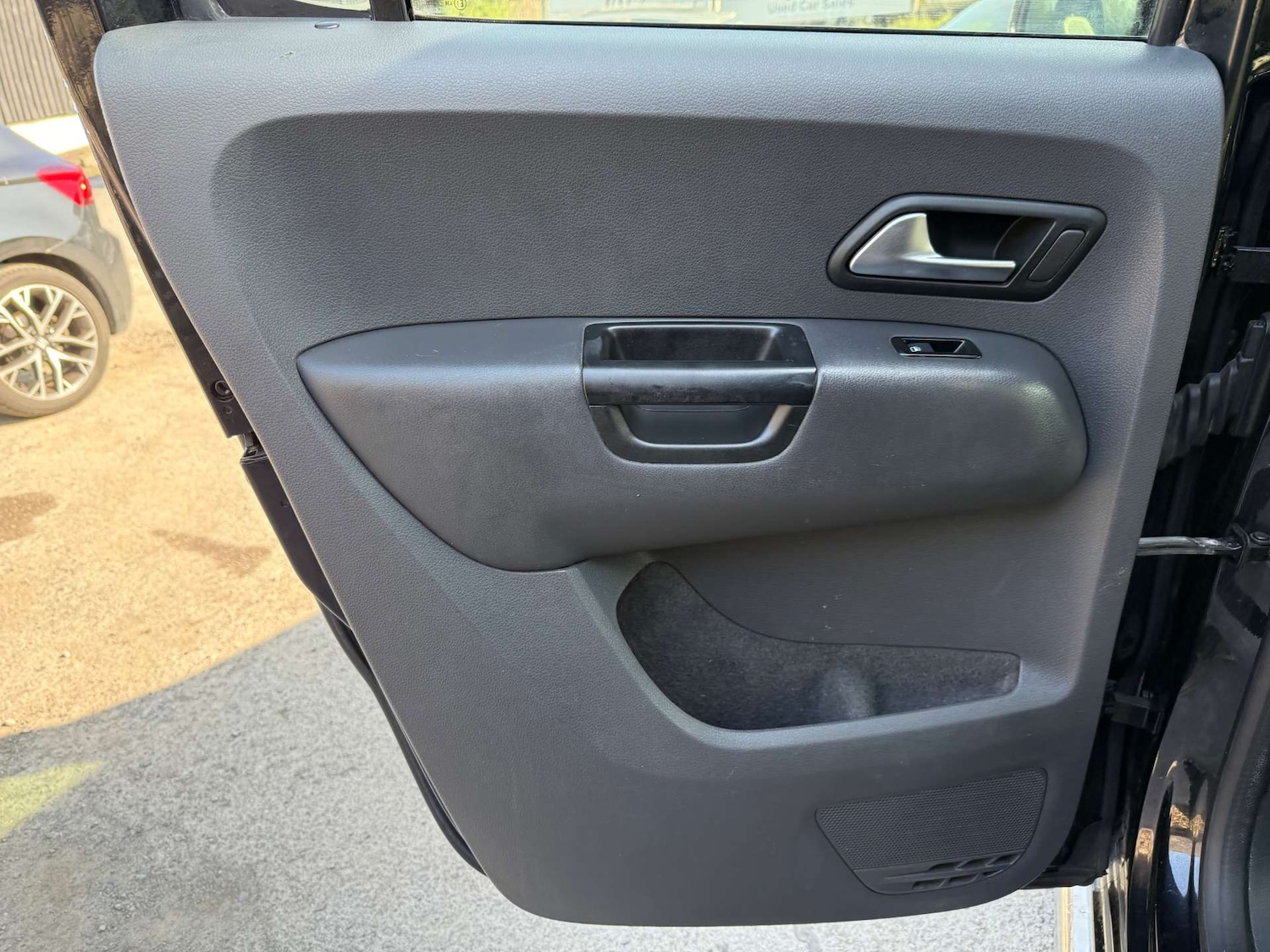 Used Volkswagen Amarok 2015 for sale - 77975405: Photo 27