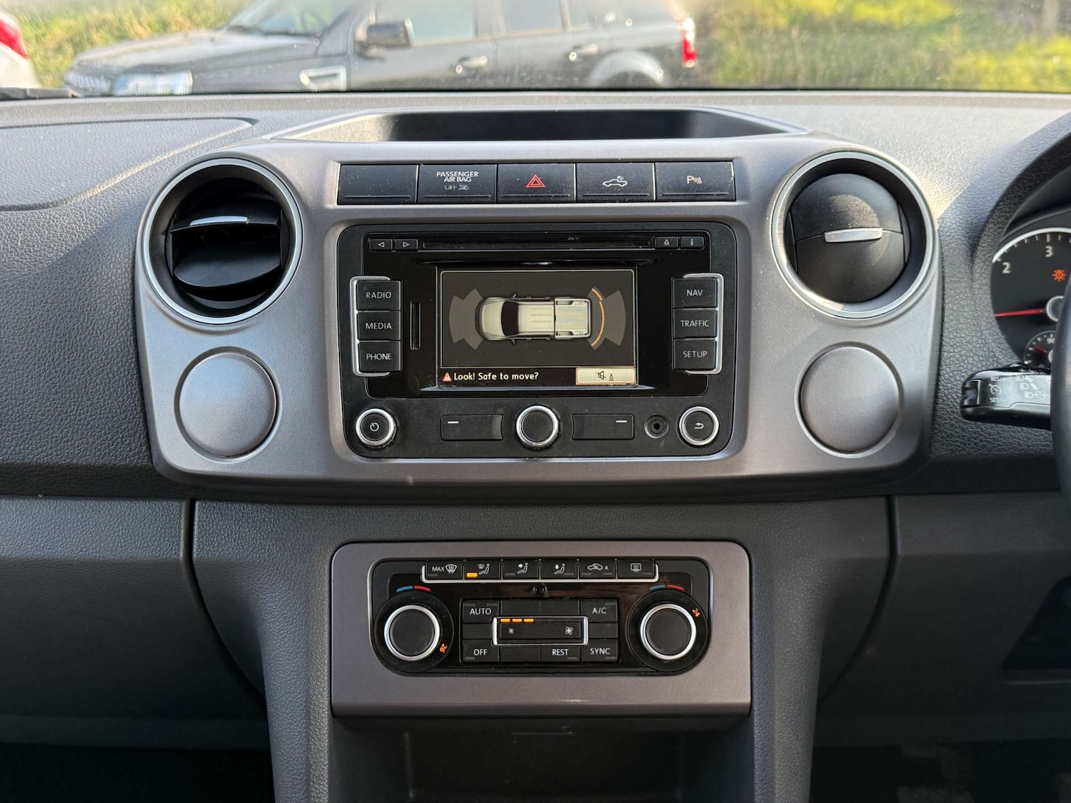 Used Volkswagen Amarok 2015 for sale - 77975405: Photo 40