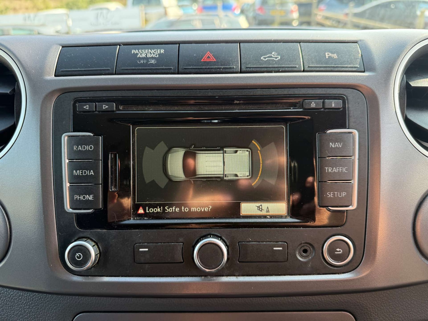 Used Volkswagen Amarok 2015 for sale - 77975405: Photo 44